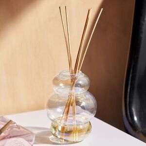 ✨NIB URBAN OUTFITTERS CARMELLA GLASS REED DIFFUSER & FRAGRANCE OUL SET✨